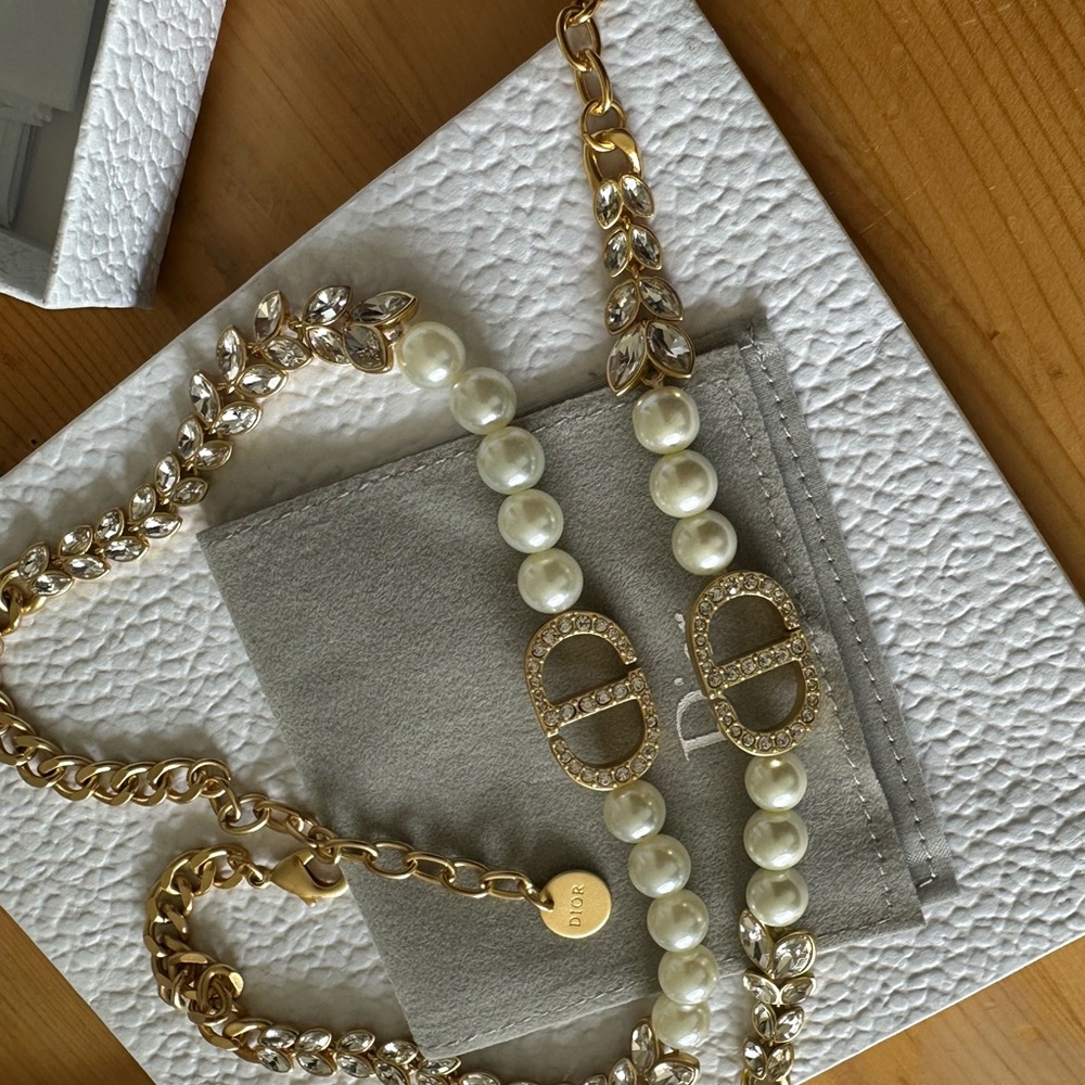 Source Unknown Gold and Pearl Necklace